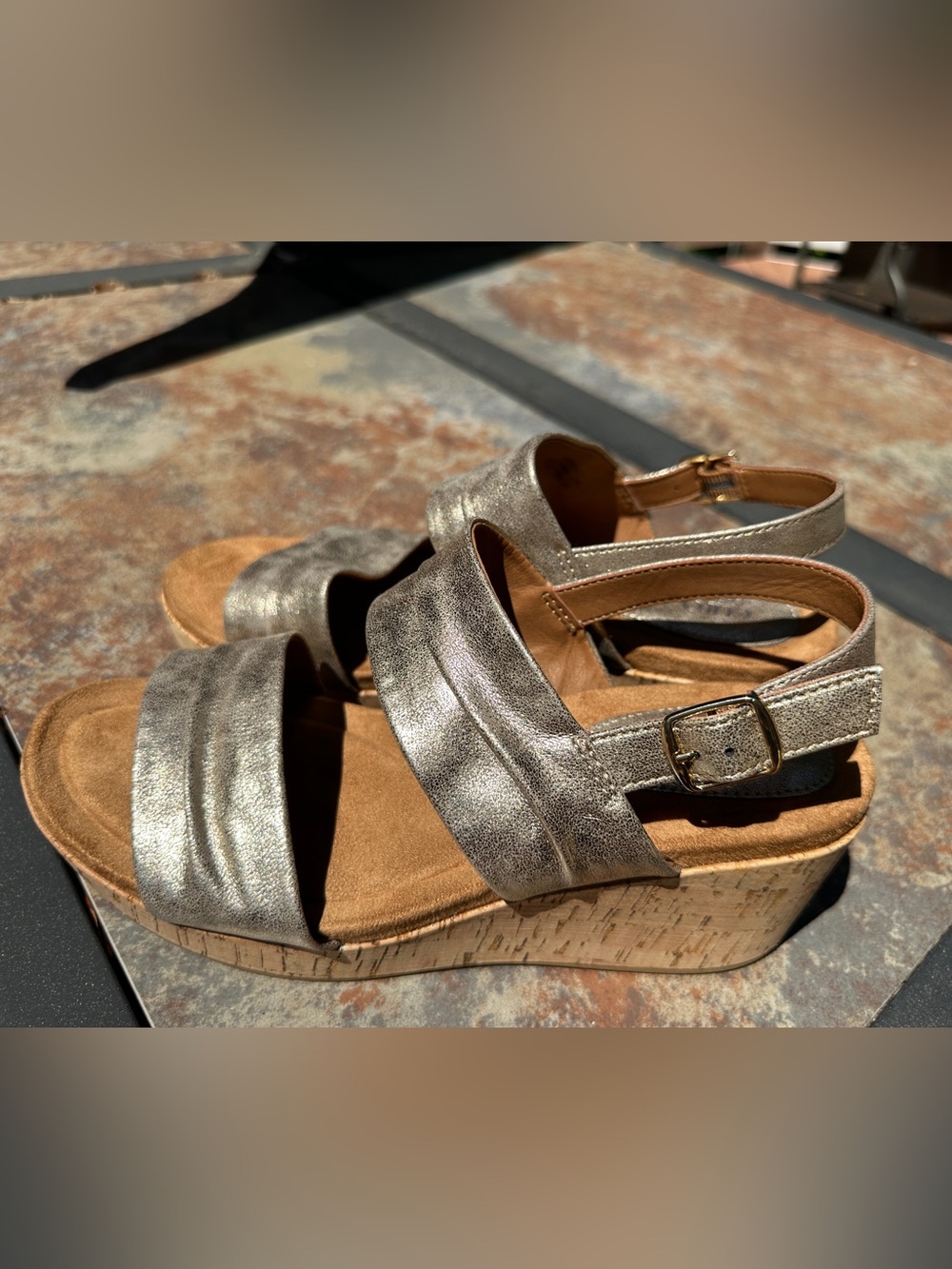 Eurosoft Metallic Wedge Sandals – BRAND NEW – Comfort Cushioned – Size 9 1/2 - Picture 2 of 5